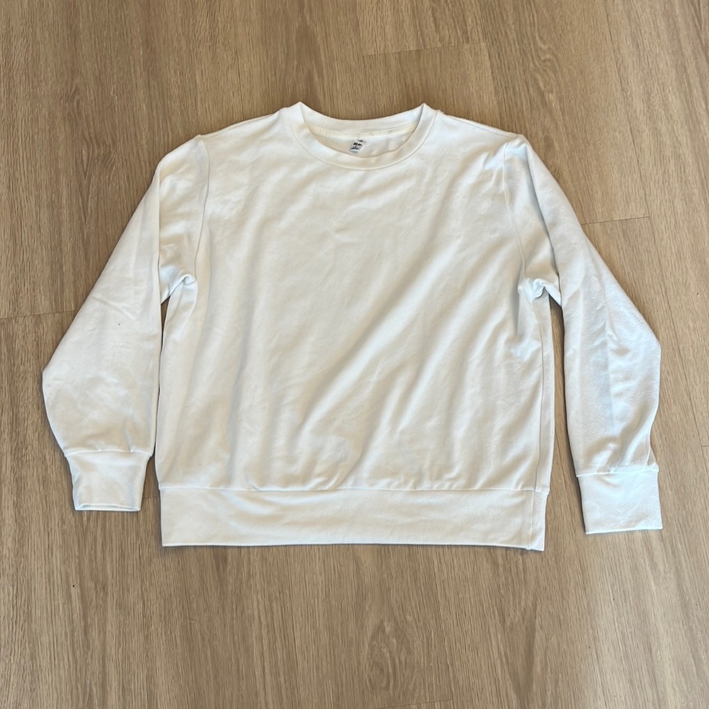 EUC White Uniqlo Sweater Size S!